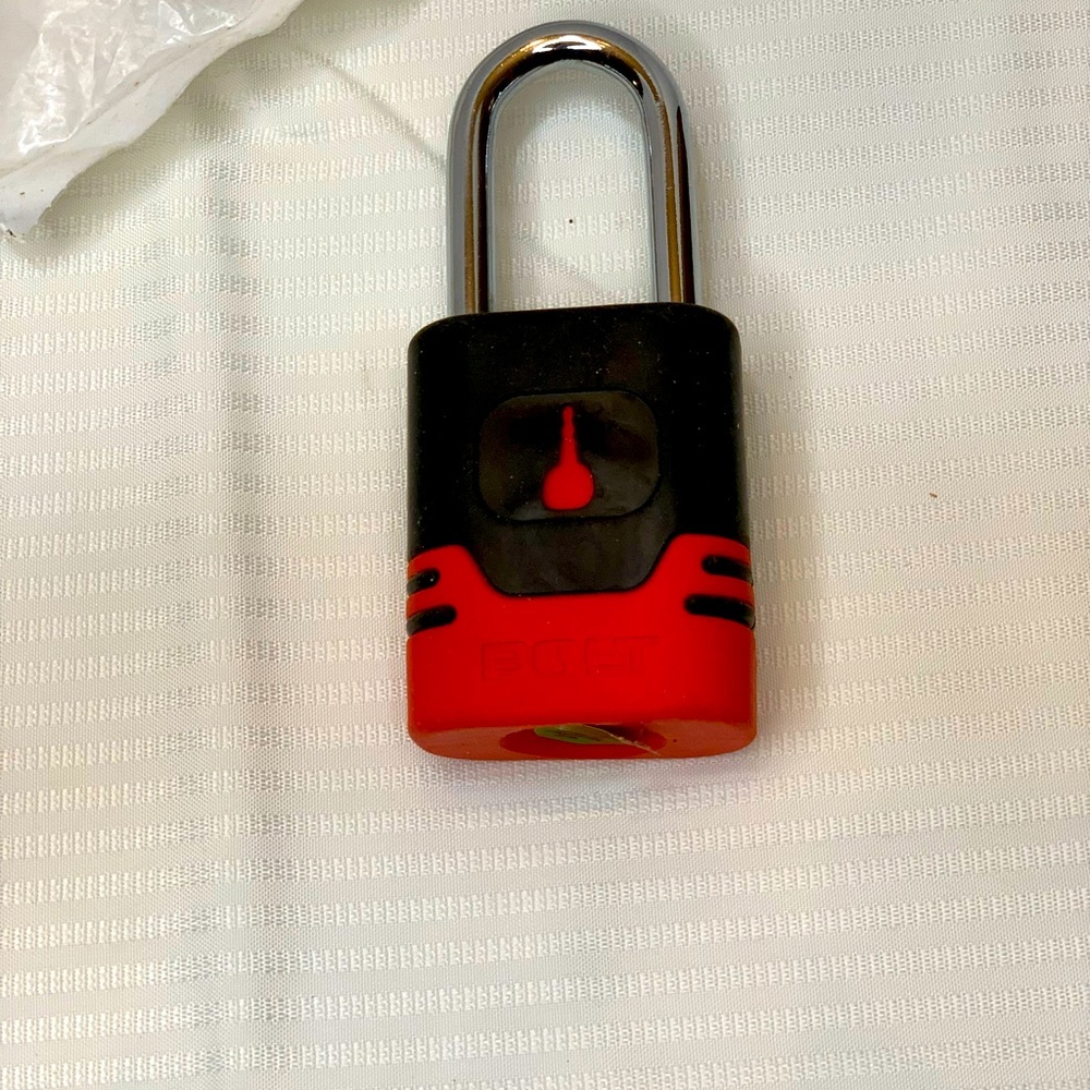 Bolt Padlock BLT-7023541.NIP works with 2015+Chevy Colorado
GMC Canyon